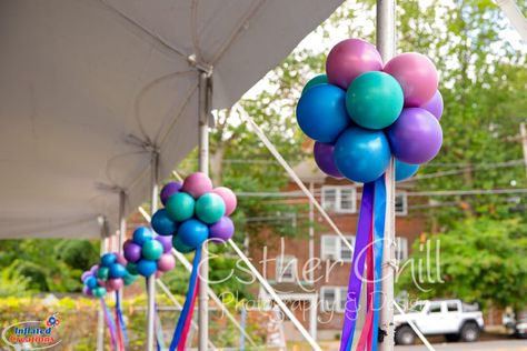 Deck Balloon Decor, Park Pavilion Birthday Party Decorations, Outside Birthday Decor, Outdoor Tent Balloon Decorations, Pavilion Party Decorations, Balloon Decorations Outdoor, Park Party Decorations, Party Tent Decorations, Balloon Topiary