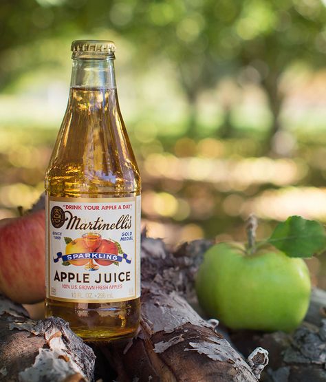 Martinelli's Sparkling Apple Juice Martinelli Apple Juice, Apple Juice Aesthetic, Sparkling Apple Juice, Sparkling Juice, Baby Moses, Dried Food, Sparkling Cider, Picnic Ideas, Drinks Alcohol