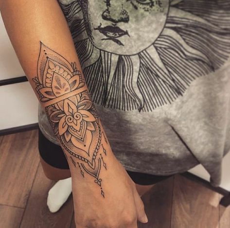 Male Wrist Tattoos, Feminine Wrist Tattoos, Mandala Arm, Mandala Arm Tattoos, Tattoos Feminine, Mandala Wrist Tattoo, Mandela Tattoo, Mandala Hand Tattoos, Mandala Tattoo Sleeve