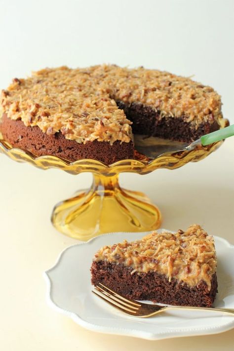 German chocolate cake recipe for a single layer cake (you can double the recipe for a 3-layer cake Chocolate Cake Images, German Chocolate Cake Recipe, 3 Layer Cakes, Single Layer Cakes, Rich Cake, Holiday Chocolate, Baking Fun, Bake Recipes, Coconut Pecan