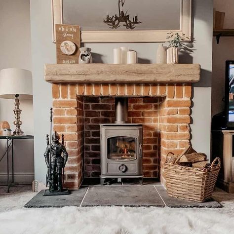 Country Cottage Fireplace Ideas, Fireplace To Stove Conversion, Cottage Log Burner Fireplace Ideas, Small House Fireplace, Small Hearth Fireplace, Small Wood Burner Fireplace Ideas, Country Home Fireplace, Fireplace Recess Ideas, Woodburner Fireplace Ideas