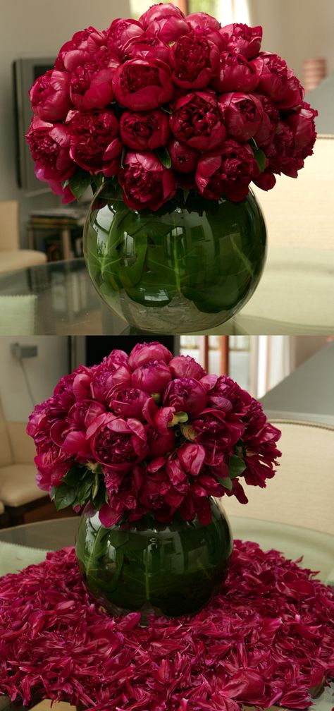 peonies... Angel Flowers, Flowers London, Red Vase, Peonies And Hydrangeas, Red Vases, Flower Delivery Service, Boquette Flowers, Red Peonies, Nothing But Flowers