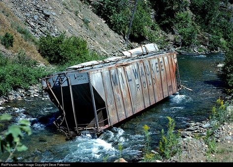 Railroad Images, Train Crash, Train Railway, Milwaukee Road, Abandoned Train, Railroad Pictures, Abandoned Ships, Railroad Photography, Train Wreck