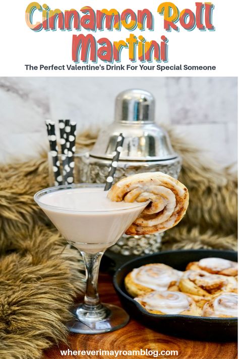 Cinnamon Roll Martini, Cinnamon Roll Cocktail, Cinnamon Roll Drink, Cinnamon Martini, Cinnamon Vodka Drinks Recipes, Baileys And Vodka, Baileys Drinks, Valentine Cocktails, Vodka Recipes Drinks