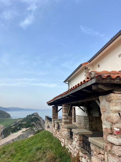 Northern Spain, Basque Country, Spain, Zumaia, Flysch, UNESCO, Geopark, Blue Sky, Ocean, Mar, Playa, Beach, Rock Formation Basque Country Spain, Country Vibes, Northern Spain, Basque Country, Solo Female Travel, San Sebastian, Andalusia, Bilbao, Seville