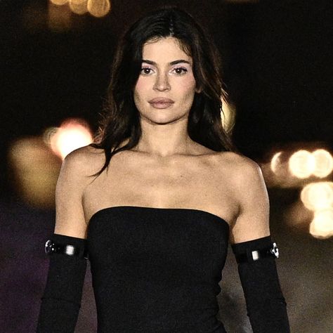 Kylie Jenner Shares Glimpse Inside Her Paris Fashion Week Modeling Debut - E! Online  ||  https://www.eonline.com/news/1408081/kylie-jenner-shares-glimpse-inside-her-paris-fashion-week-modeling-debut
#fashion #style #ootd #fashionblogger #fashionista #instafashion #streetstyle #fashionstyle #fashiongram #whatiwore #fashiondiaries #stylish #outfitoftheday #wiwt #trend #Marvis #MarvisIsFashion Ice Blonde, King Kylie, Kris Jenner, The Kardashians, Oct 1, Mom Daughter, Celebrity Gossip, Kendall Jenner, New York Fashion Week