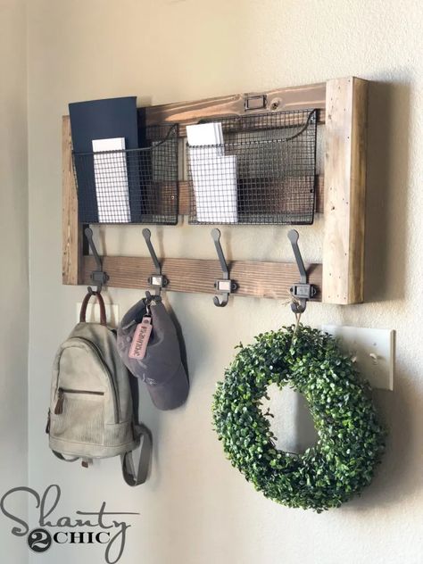 DIY Wall Organizer - A Simple & Inexpensive DIY Wall Organizer Diy Wall Hooks, Entryway Organizer Wall, Free Furniture Plans, Wand Organizer, Wood Furniture Plans, Organizer Ideas, Diy Entryway, Wall Organizer, Entryway Wall