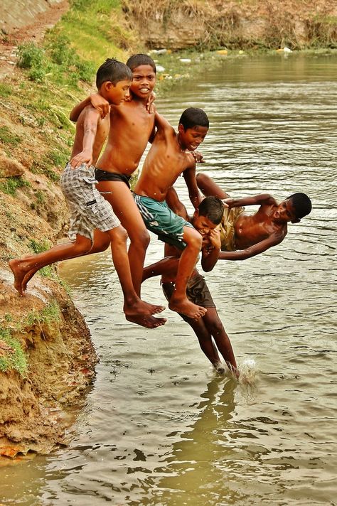 Happy People Photography, Childhood Photography, Childhood Memories Art, Friendship Photography, Village Photos, Village Photography, Kids Around The World, Childhood Days, People Of The World