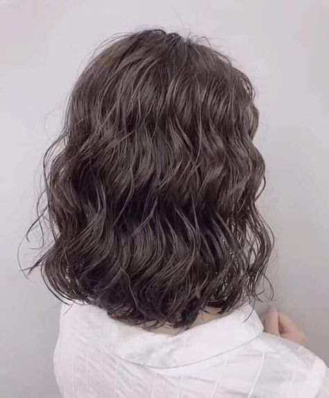 Korean Short Permed Hair, Korean Digital Perm Short Hair, Korean Perm Medium Wavy Hair, Asian Hair Wavy, Wavy Perm Short Hair, Korean Perm Short Hair, Digital Perm Short Hair, Permed Hair Medium Length, Long Hair Perm