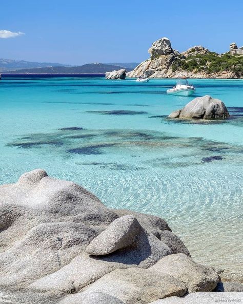 Spiagge da Sogno on Instagram: “Cala Corsara, Isola di Spargi, #Sardegna 🇮🇹 ☀️ ➖➖➖➖➖➖➖➖➖ 📸 @miky_ped” Bora Bora, Sardinia, Tahiti, Western Australia, Italy Travel, Beach Life, Places To Go, Beautiful Places, Paradise