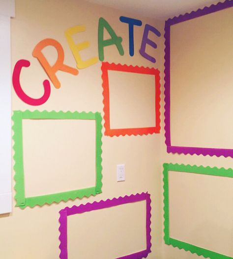 Art Room Decor Classroom Ideas, Preschool Art Room, Purple Classroom, Toddler Classroom Decorations, Classroom Art Display, Preschool Decor, Daycare Decor, Infant Classroom, Preschool Rooms