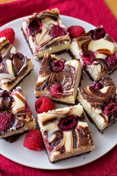 Raspberry Nutella Swirl Cheesecake Bars Cheesecake Bars 9x13, Nutella Cheesecake Bars, Nutella Raspberry, Clafoutis Recipes, Life Made Simple, Swirl Cheesecake, Nutella Cheesecake, Chocolate Festival, Strawberry Cookies