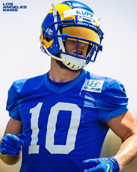 Los Angeles Rams on Instagram: “Visor appreciation post. 🥶” Rams Football, La Rams, Appreciation Post, Los Angeles Rams, Football Team, Football Helmets, Chili, Ram, Nfl