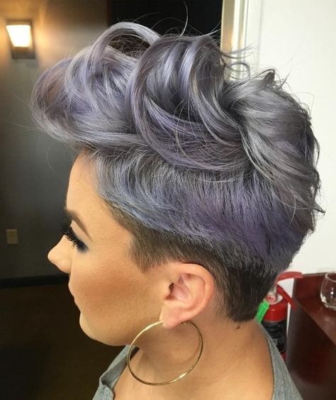 pastel purple pixie Purple Pixie Cut, Pastel Purple Hair, Purple Pixie, Ombre Bob, Short Ombre Hair, Neon Hair, Hair Color Pastel, Lavender Hair, Sassy Hair