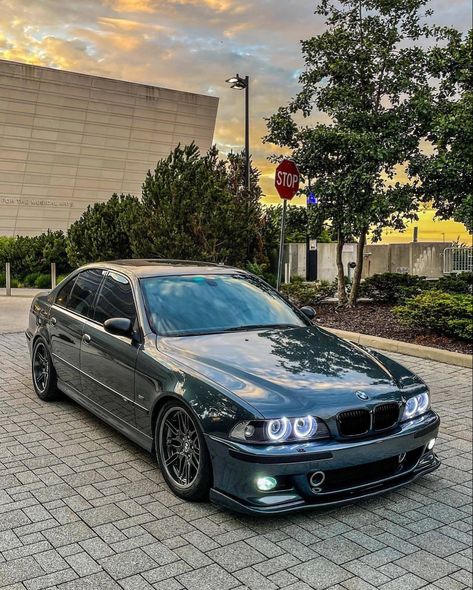 Bmw E46 Sedan, Serie Bmw, Dream Cars Bmw, Bmw E38, Pimped Out Cars, Cool Car Pictures, Bmw E39, Street Racing Cars, Classy Cars