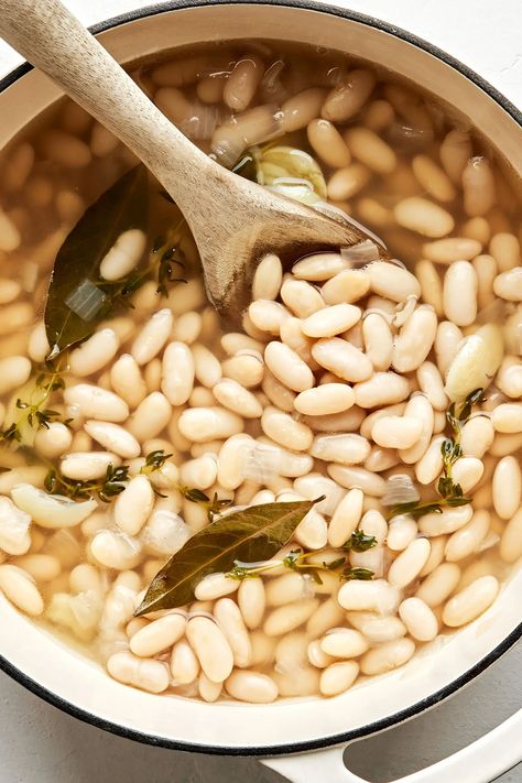 Bean Recipes Instant Pot, Cannellini Bean Recipes, Canellini Beans, Beans Benefits, Cannellini Beans Recipes, White Bean Recipes, Cannellini Bean, Classic Chili, The Modern Proper