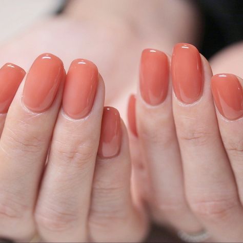 Uñas Color Coral, Winter Nail Colors, Nail Colors Winter, Living Coral, Soft Nails, Shellac Nails, Colorful Nail Designs, Winter Nail, Spring Nail