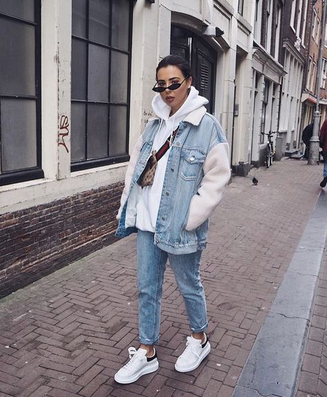 Ripped Jeggings, Trendy Swimwear, Winter Mode, Double Denim, Teen Vogue, Fashion Mode, Looks Style, Mode Inspiration, White Hoodie