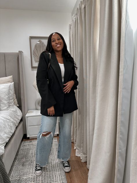 Black Blazer And Denim Jeans, Black Blazer With Sneakers Women, Blazer And Boyfriend Jeans Outfit, Casual Dress And Blazer Outfit, Large Black Blazer Outfit, Black Blazer Outfit Midsize, Oversized Black Blazer Outfit With Jeans, Oversized Blazer Outfit Black Women, How To Dress A Blazer