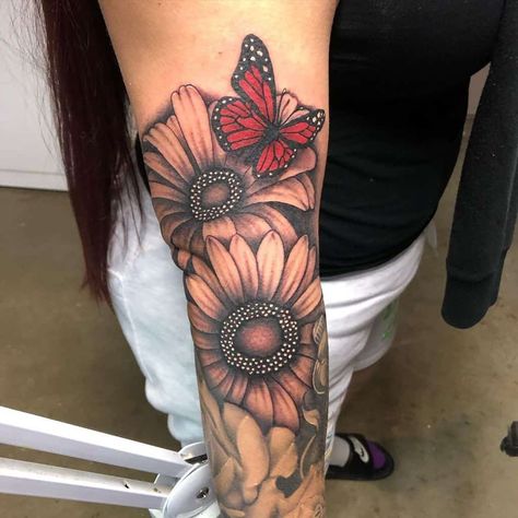 Daisy And Butterfly Tattoo, Daisy Tattoo Ideas, Wings Tattoo Meaning, Daisy And Butterfly, Daisy Tattoos, Black And White Tattoos, Tattoos 2022, Sleeve Inspiration, Daisy Flower Tattoos