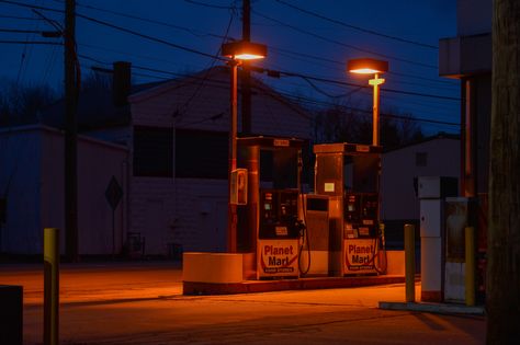 Eerie Gas Station, Abandoned Gas Station Aesthetic, Gas Station Night Aesthetic, Japanese Gas Station, Creepy Gas Station, Gas Station Inside, Liminal Photos, Gas Station At Night, Gas Station Aesthetic