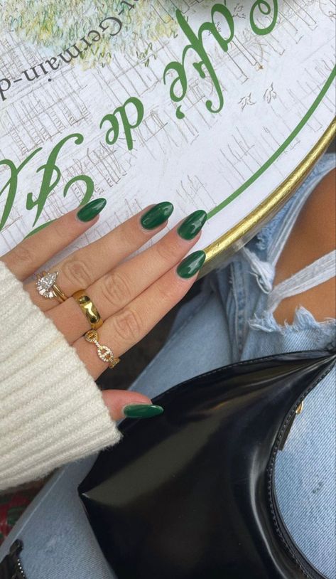 Unique Nail Color Ideas, Short Fall Dip Nails, Dip Powder Winter Nails, Dark Green Chrome Nails, Deco Nails, Hoco Nails, Emerald Nails, Green Acrylic Nails, Dark Green Nails