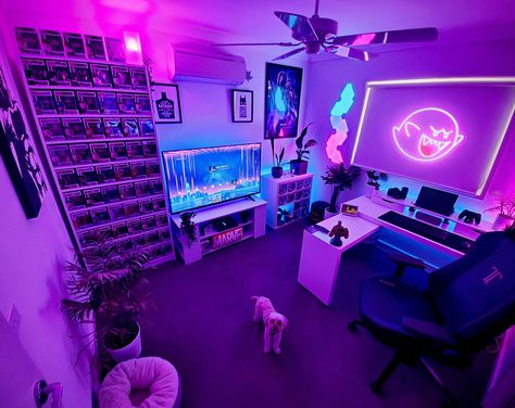 Small Game Rooms, Outfit Office, Gamer Room Decor, Video Game Room Design, Chill Room, Neon Room, Gaming Room Setup, Cute Room Ideas, Gamer Room