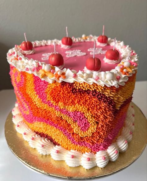 Elevate Your Baking Talents with Cake Artistry Cake Decor Ideas, Hippie Cake, Disco Cake, Professional Cake Decorating, Different Kinds Of Cakes, Cake Decoration Ideas, Cookie Bakery, Creative Cake Decorating, Cake Decorating Ideas