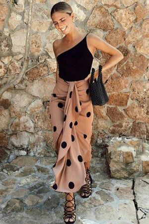 Polka Dot Skirts, Dress Festival Outfit, Wine Tasting Outfit, Wineries Outfit, Beach Party Outfits, Dresses Cocktail, Feminine Outfit, Sarong, Festival Outfit