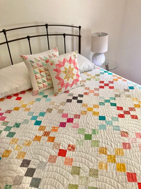 1940s Quilt Patterns, Quilts On Beds, 2 Color Quilts, Quilting Digest, Irish Chain Quilt, 9 Patch Quilt, Two Color Quilts, Nine Patch Quilt, Yellow Quilts