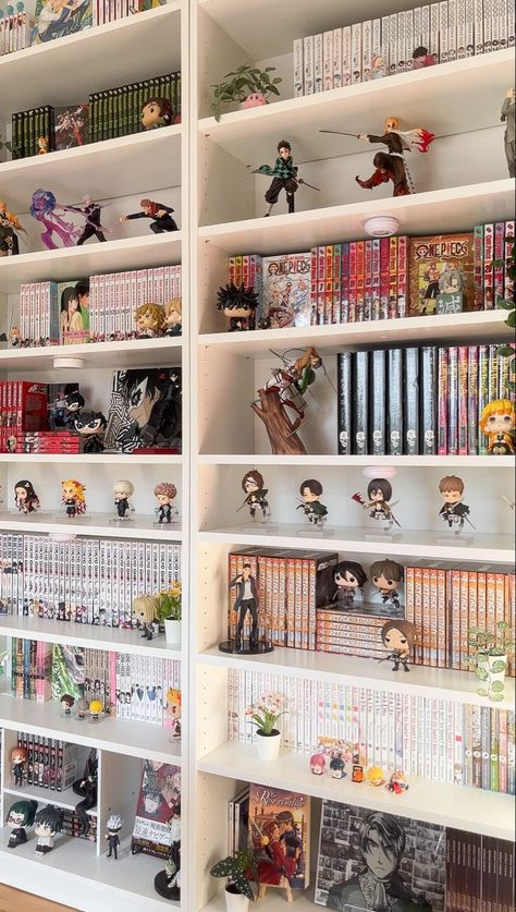 Anime Figures Display Ideas, Anime Display Ideas, Manga Display Ideas, Anime Figure Display Ideas, Anime Funko Pop Collection, Anime Shelf Aesthetic, Collectable Display Ideas, Anime Shelf Ideas, Figure Shelf Display