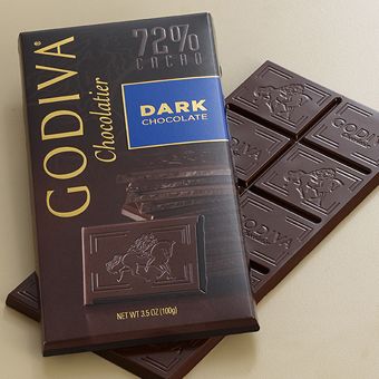 Our classic 72% Dark Chocolate Bar is sure to delight any true chocolate lover. It is scored into ten signature squares so you can break off a little piece of Godiva every day or share with friends. #GODIVA Dark Chocolate Gift, Chocolate Tumblr, Dark Chocolate Benefits, Chocolate Fantasy, Godiva Chocolatier, Godiva Chocolate, Chocolate Design, Dark Chocolate Bar, I Love Chocolate