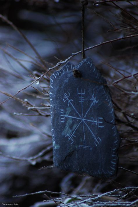 Vegvisir Slate Carving by Norseman... The Helm Of Awe, Viking Queen, Viking Aesthetic, Rune Viking, Helm Of Awe, Viking Life, Symbol Of Protection, Yennefer Of Vengerberg, Norse Pagan