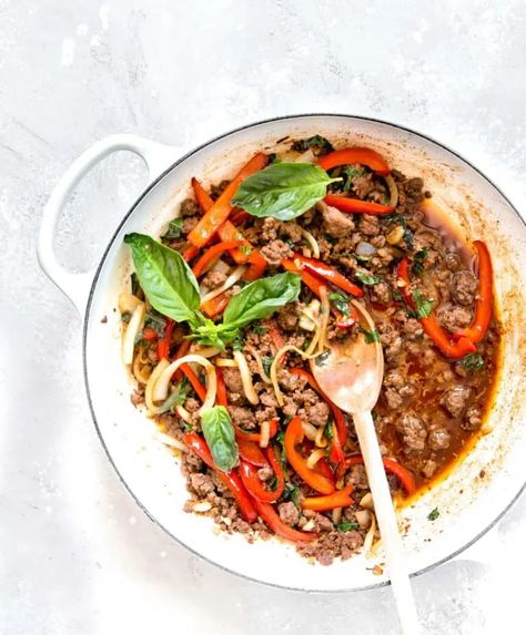 Basil Beef Stir Fry - Easy Asian-Inspired Ground Beef Recipe Basil Ground Beef, Basil Beef Stir Fry, Asian Stir Fry Recipes, Basil Stir Fry, Basil Beef, Asian Stir Fry Recipe, Thai Basil Beef, Korean Beef Recipes, Pork Slow Cooker