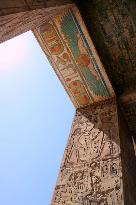 Ramses Iii, Ancient Egypt Pharaohs, Starověký Egypt, Egypt Aesthetic, Egyptian Temple, Amenhotep Iii, Egyptian Artifacts, Ancient Egypt Art, Ceiling Detail