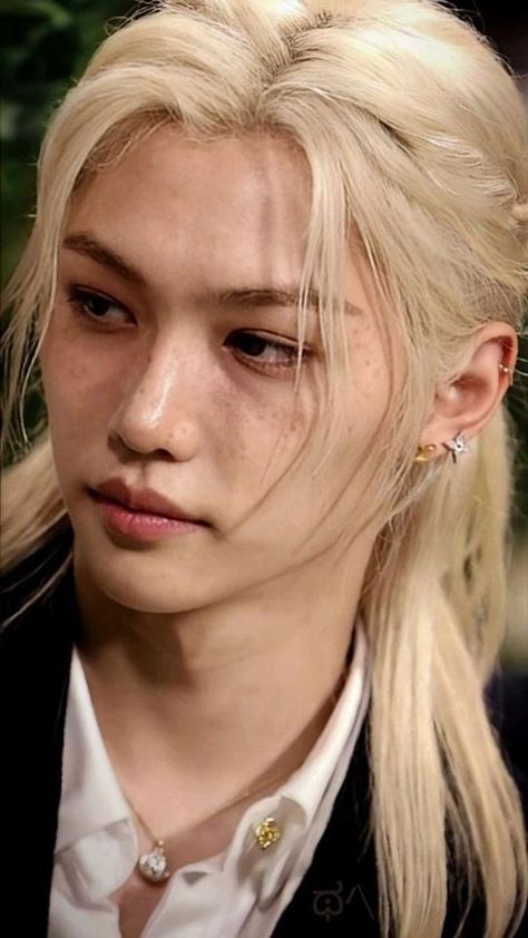 Felix Lee Freckles, Lee Felix Long Hair, Felix With Freckles, Felix Freckles Wallpaper, Lee Felix Wallpaper Lockscreen, Lee Felix Wallpaper, Felix Freckles, Wallpaper And Lockscreen, Felix Wallpaper