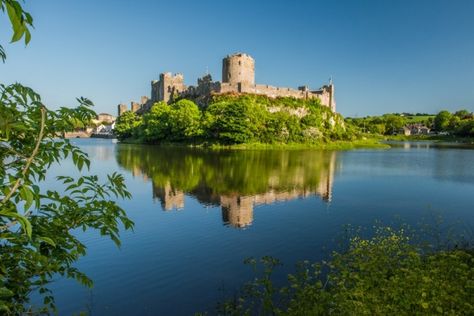 Pembroke Castle Wales, Castle Bedrooms, Pembroke Castle, Moodboard Images, Castles In Wales, Pembrokeshire Wales, Castle Painting, Pembrokeshire Coast, Wales Travel