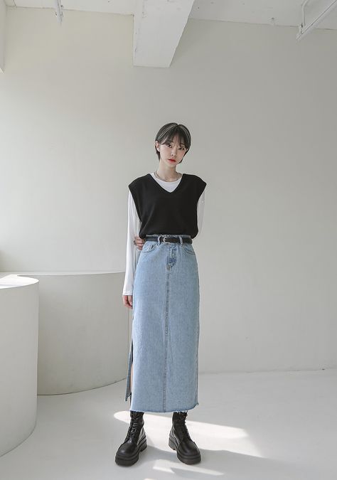 Denim Maxi Skirt Winter, Rok Outfit, Outfits Skirt, Denim Skirt Outfits, Korean Casual, Japan Style, Outfit Trends, Minimal Chic, Skirt Fits