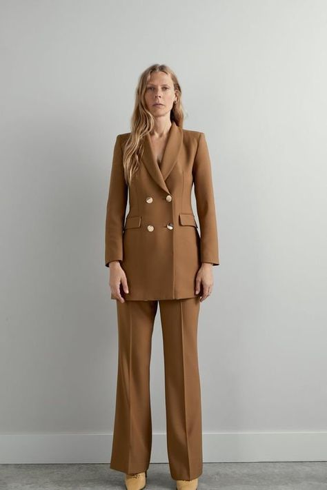 Pantsuit Prom, Womens Power Suit, Wedding Suits For Bride, Womens Power, Suit Prom, Pant Suits For Women, How To Make Brown, Woman Suit Fashion, Power Suit