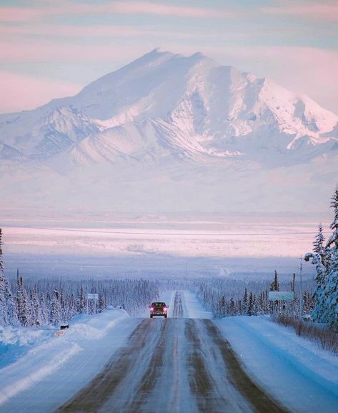 Fairbanks Alaska ❄️ Travel Alaska, National Park Vacation, Snowy Mountain, Utah National Parks, Winter Vacation, Pretty Places, Places To Travel, The Road, Alaska