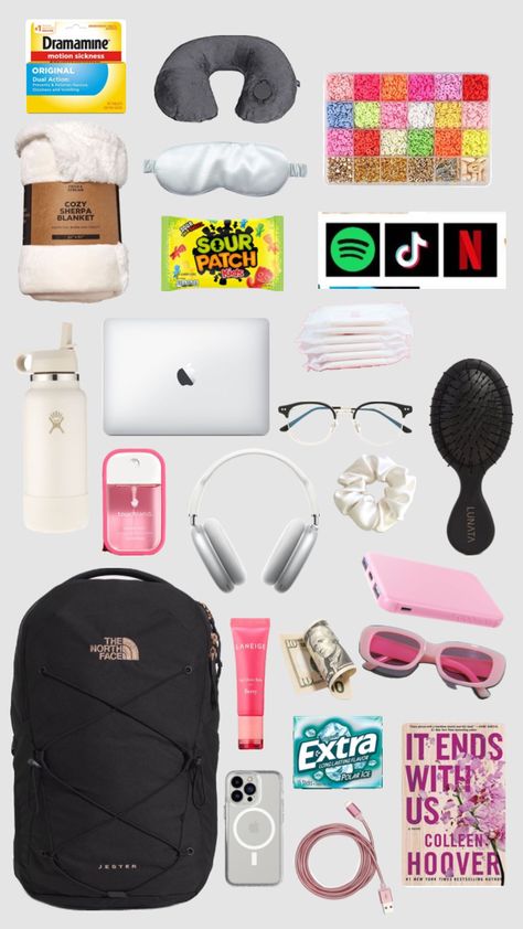 What to bring on a road trip!🚗💕 Long Car Ride Outfits, Road Trip Bag, Road Trip Kit, Girls Roadtrip, Long Car Trips, Road Trip Outfit, Airplane Kids, Travel Packing Checklist, Road Trip Packing List