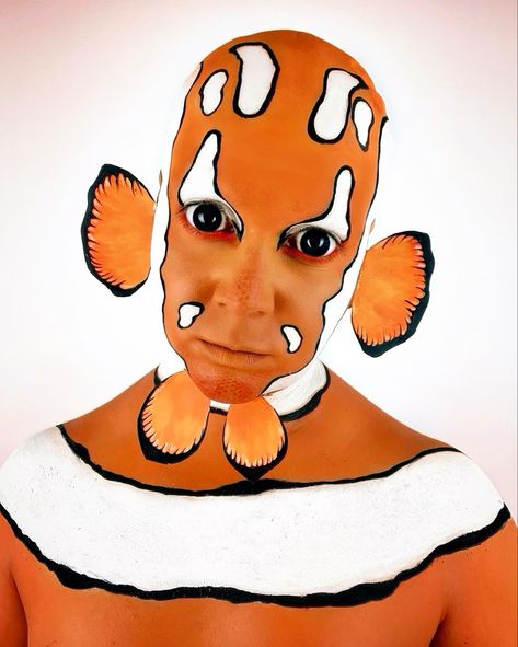 #nemo #makeup #makeup #makeupartist #orange #disney #disneyworld Crazy Face Painting, Gill Finding Nemo Human, Nemo Face Paint, Nemo Atsume, Finding Nemo Makeup, Dory Makeup, Nemo Makeup, Nemo Funny, Gill Finding Nemo