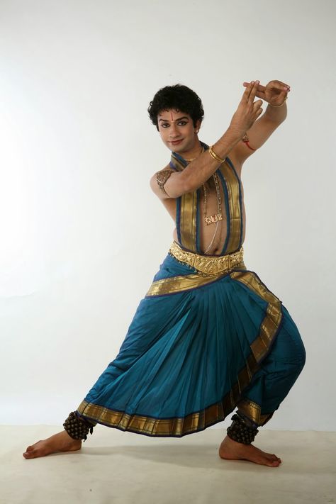 Bharatanatyam Costume, Bharatanatyam Dancer, Indian Classical Dancer, Fred And Ginger, Dancer Costume, Indian Classical Dance, Male Ballet Dancers, Male Dancer, Indian Dance