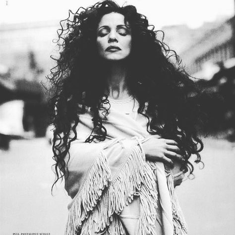 Sonia Braga - FC (@soniabragafc) on Instagram: “Especial: Ensaios. #SoniaBraga” Wild Curly Hair, Sonia Braga, Female Inspiration, Hair Color Streaks, Cute Instagram Pictures, Virginia Woolf, Vogue Italia, Portrait Inspiration, Ruffled Maxi Dress