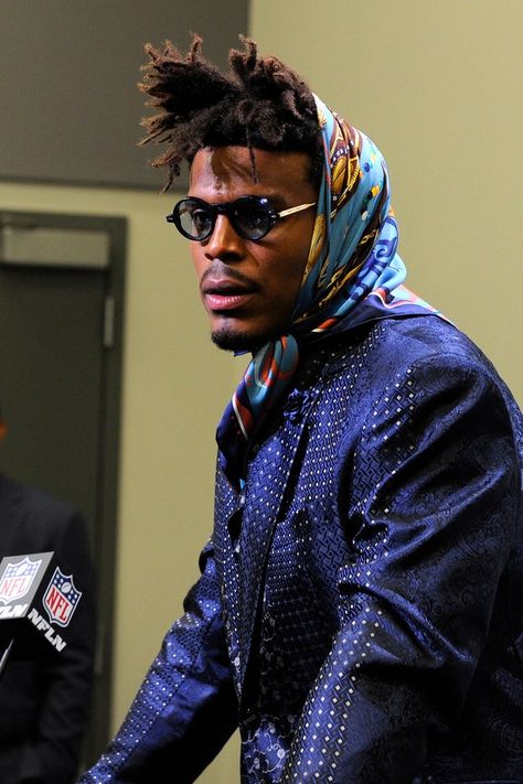 Men In Scarves, Silk Bandana Black, Male Scarf Outfit, Afro Bandana, Cam Newton Fashion, Men Head Scarf, Scarf Photoshoot, Head Scarf Outfit, Male Styles