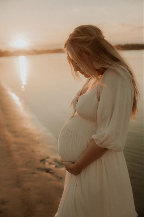 Beach Maternity Photos Single Mom, Winter Beach Maternity Photoshoot, Beach Maturity Shoot, Winter Beach Maternity Photos, Beach Maternity Photos Couples, Pregnancy Photoshoot Beach, Sunset Maternity Photos, Summer Maternity Photos, Maternity Shoot Beach