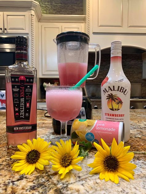 Pink Lemonade Vodka, Pink Whitney, Frozen Juice, Alcholic Drinks, Juice Ice, Mixed Drinks Alcohol, Yummy Alcoholic Drinks, Liquor Drinks, Boozy Drinks