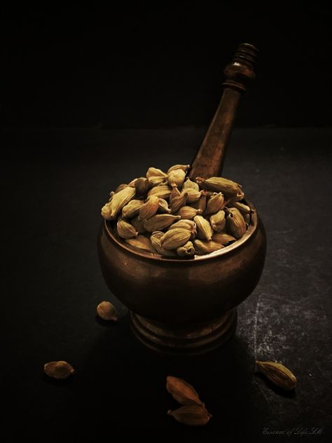 Cardamom Aesthetic, Scandinavian Baking, Cardamom Plant, Private Aviation, Spices Photography, Bo Kaap, Food As Medicine, 7 Spice, Sense Of Taste