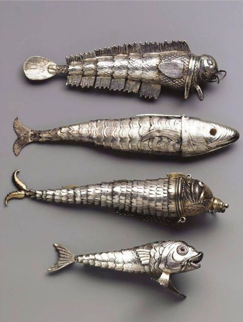 Shay Aesthetic, Articulated Fish, Metal Fish, Spice Box, Silver Fish, 15th Birthday, Art Objects, Diy Schmuck, Spoons