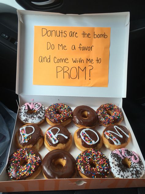 Promposals Ideas, Best Prom Proposals, Prom Invites, Cute Promposals, Country Prom, Funny Prom, Prom Posters, Cute Homecoming Proposals, Proposal Candles